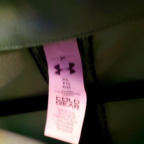 Under Armor pull over - Picture 2 of 3